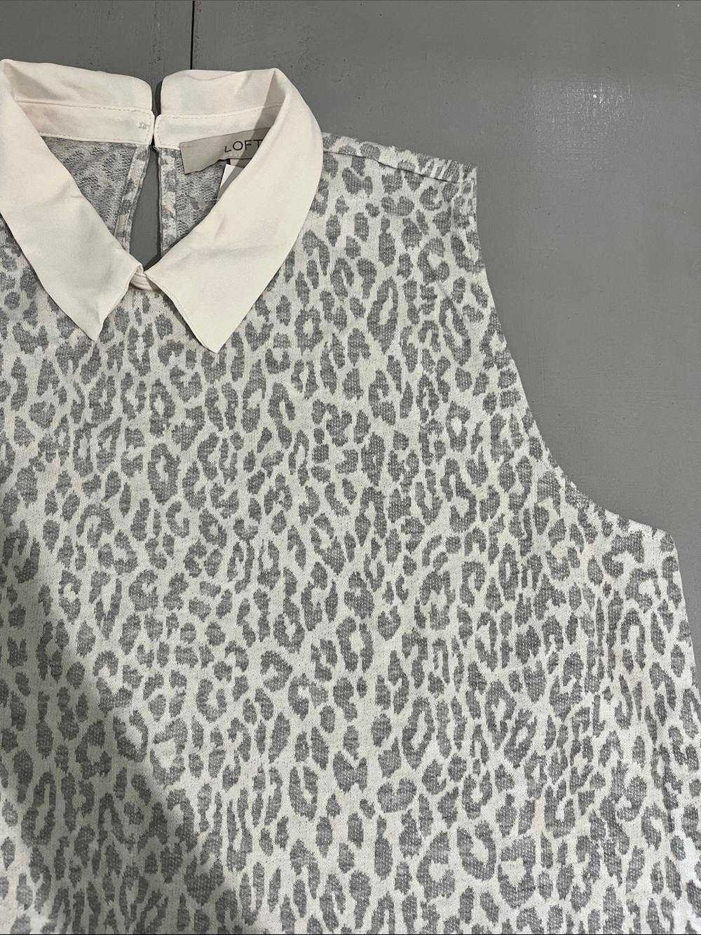 LOFT Sleeveless White Collar Leopard-Print Blouse with Ruffle Hem - White/Grey - Picture 4 of 14